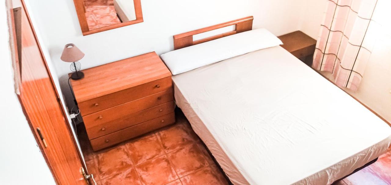 With Price For Men - Por Precio De Hombre - Center, - En *
